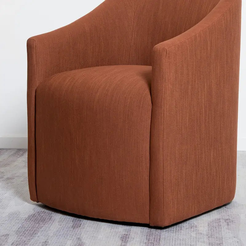 Poltroncina da pranzo a rotelle con schienale a botte in tessuto ad alte prestazioni color avorio/indaco/grigio chiaro/moka, singola
